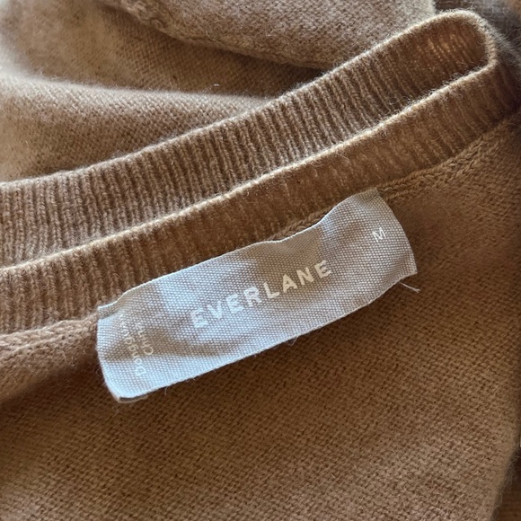Everlane The Cashmere V-Neck in Camel Sweater M - Picture 13 of 14